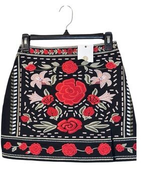 NWT Herencia Collection Embroidered Mini Skirt Size S